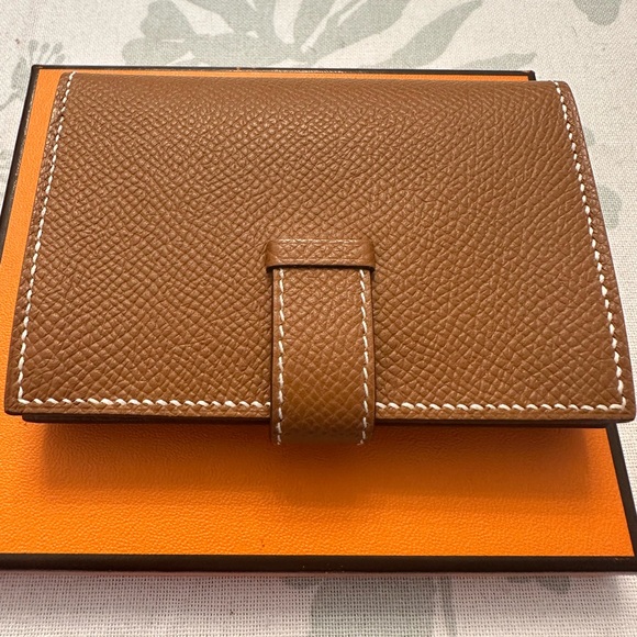 New 2023 Hermes Bearn Card Wallet in Gold Epsom Leather - Picture 6 of 10